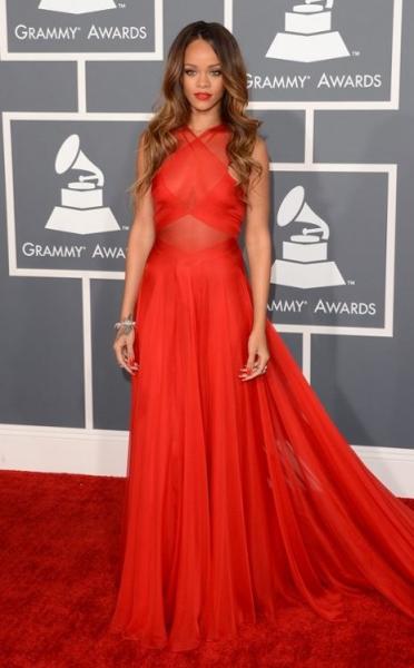 Rihanna (Pinterest @NancyAo)