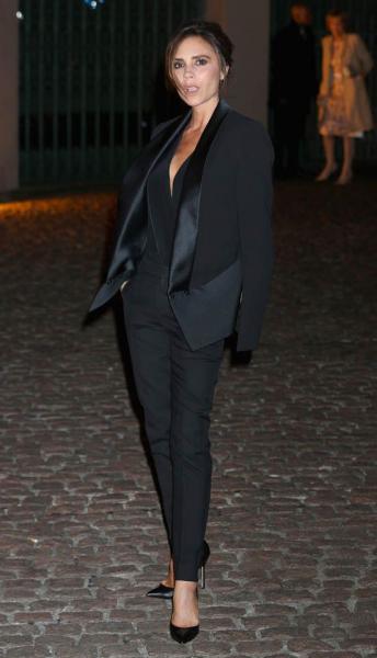 Victoria Beckham in a tailored pantsuit at the 2013 Global Fund celebration (Pinterest @Ropris).