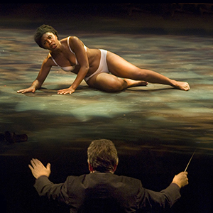 Teatro de Ciertos Habitantes’ “El Gallo” explores the terrifying chaos behind performing. Photo courtesy of Radar L.A. Teatro de Ciertos Habitantes’ “El Gallo” explores the terrifying chaos behind performing. Photo courtesy of Radar L.A.