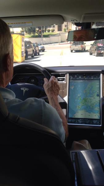 Riding in a Tesla Model S (Michael Nystrom/Neon Tommy) Riding in a Tesla Model S (Michael Nystrom/Neon Tommy)