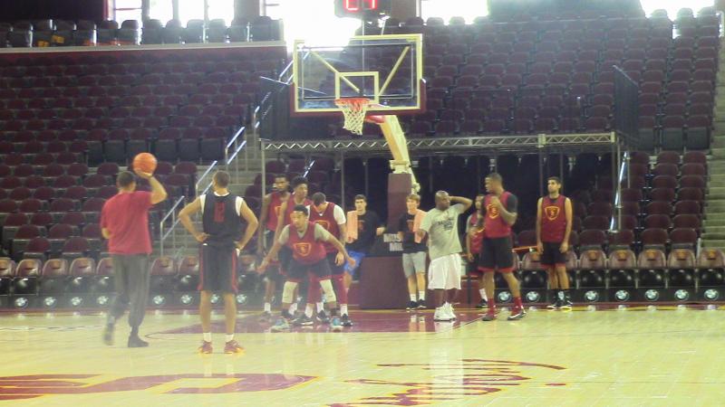 Last practice before season opener. (MG Montemayor/Neon Tommy)