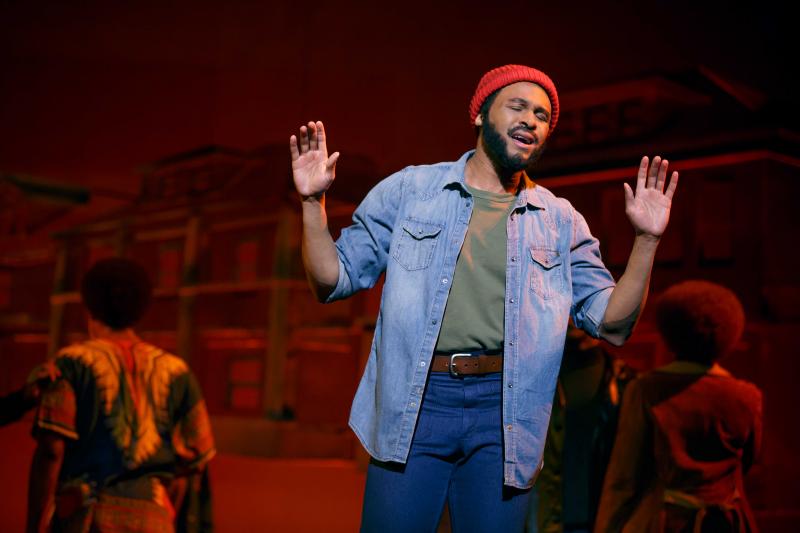 Marvin Gaye (Jarran Muse) asks "What's Going On?" (Photo by Joan Marcus) Marvin Gaye (Jarran Muse) asks "What's Going On?" (Photo by Joan Marcus)