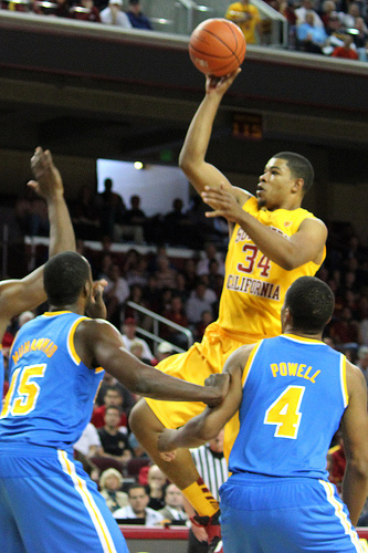 Eric Wise, seen here against UCLA, scored 22 points as the Trojans shocked No. 11 at Galen Center. (Danny Lee/Neon Tommy) Eric Wise, seen here against UCLA, scored 22 points as the Trojans shocked No. 11 at Galen Center. (Danny Lee/Neon Tommy)
