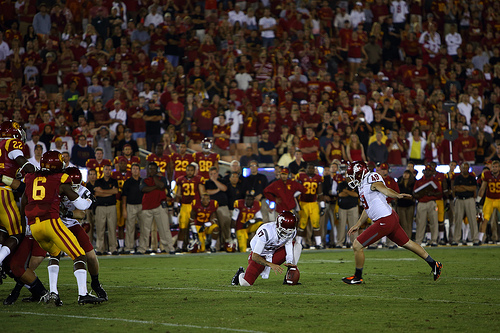 The Cougars' only offensive points of the evening came on a late FG to win the game. (Matthew Woo/Neon Tommy) The Cougars' only offensive points of the evening came on a late FG to win the game. (Matthew Woo/Neon Tommy)