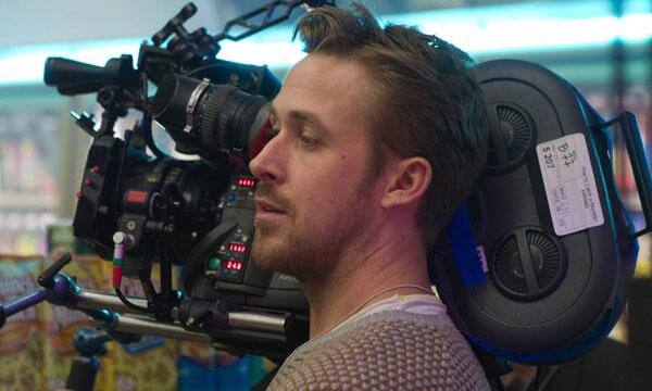 Ryan Gosling directing "Lost River" (@MarisaSeville/Twitter) Ryan Gosling directing "Lost River" (@MarisaSeville/Twitter)