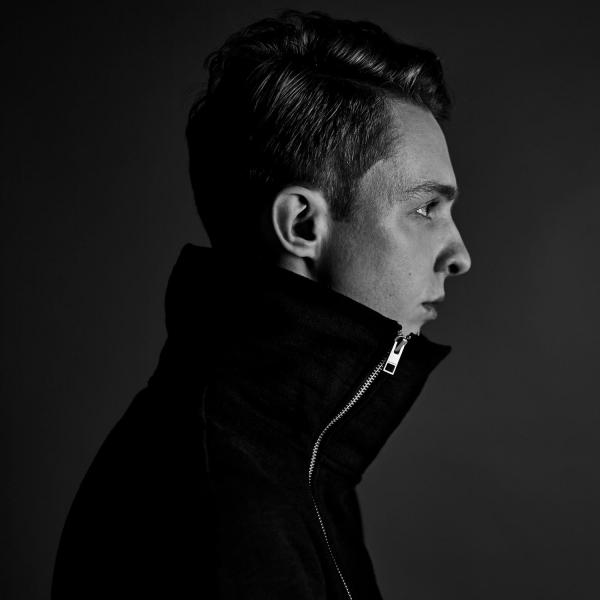 Arty (Twitter/@Arty_Music) Arty (Twitter/@Arty_Music)
