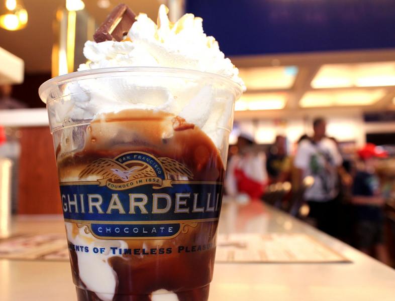 Ghirardelli's Sea Stitle Caramel Sundae (Daniella Segura / Neon Tommy) Ghirardelli's Sea Salt Caramel Sundae (Daniella Segura / Neon Tommy)